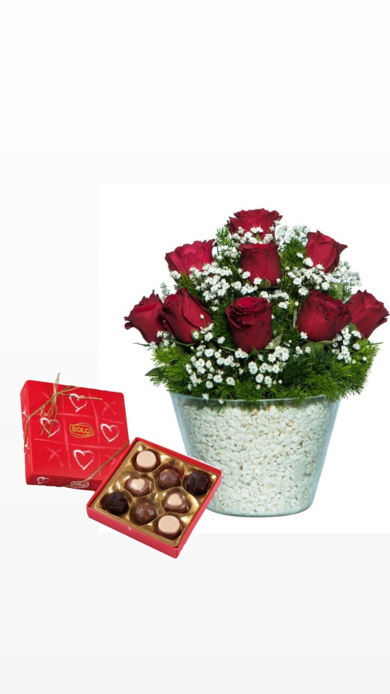 Konik Vazoda Güller & Çikolata